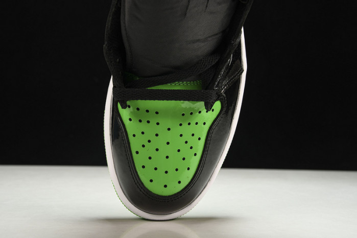 Air Jordan 1 High OG Patent Pine Green   555088-065