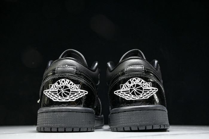 Air Jordan 1 Low “Black Croc”  HJ7743-010