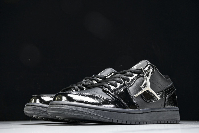 Air Jordan 1 Low “Black Croc”  HJ7743-010