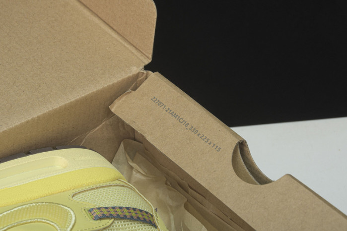 Travis Scott Nike Air Max 1 Wheat DO9392-700