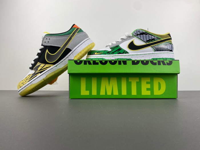 Dunk Low What the Duck University of Oregon Away PE HV1454-100
