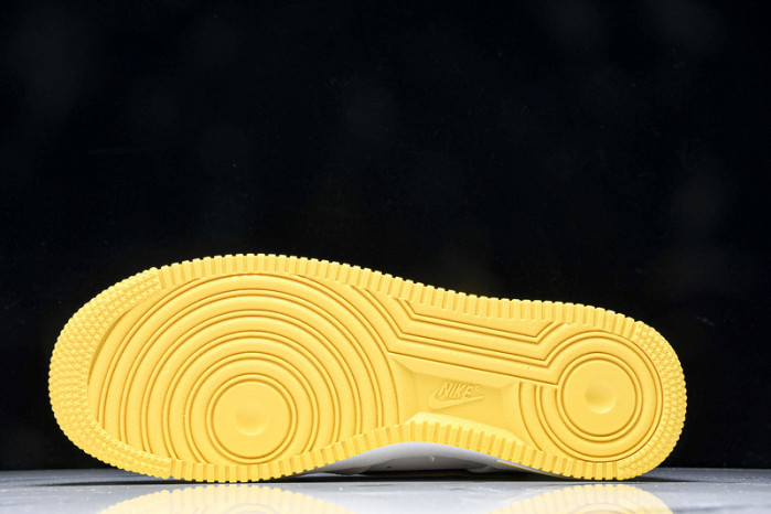 Nike Air Force 1 Low Retro QS Kobe Bryant Lakers Home  FZ1151-100