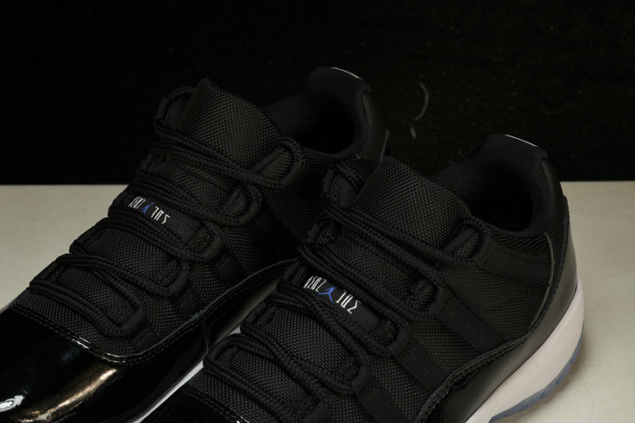Air Jordan 11 Low 
