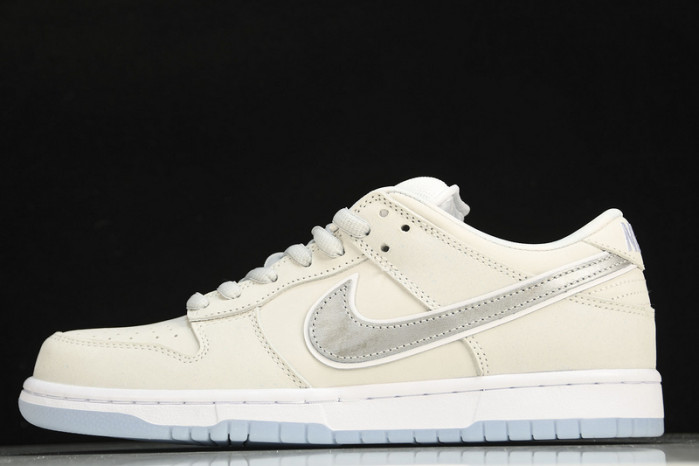 Nike SB Dunk Low White Lobster (Friends and Family)  FD8776-100