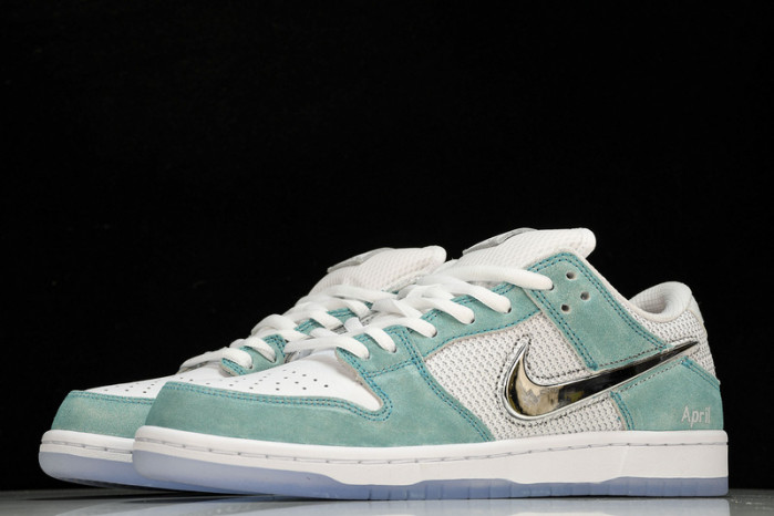 APRIL SKKATEBOARDS x NK SB Dunk Low  FD2562-400