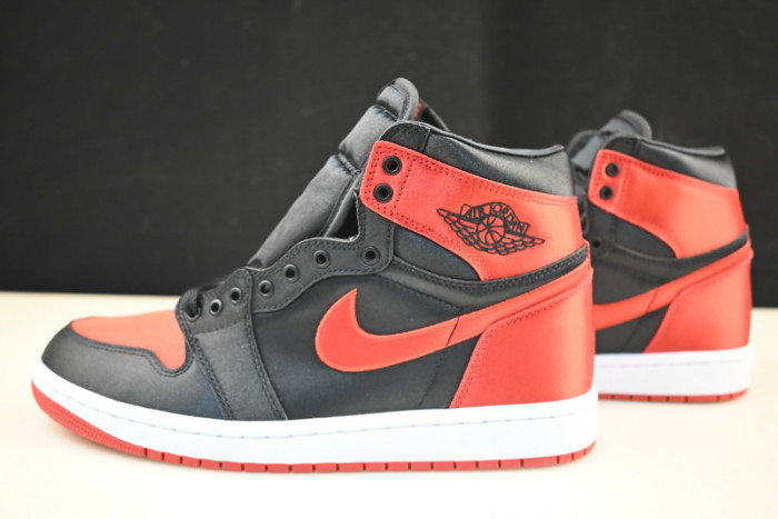 Air Jordan 1 High OG WMNS Satin Bred FD4810-061