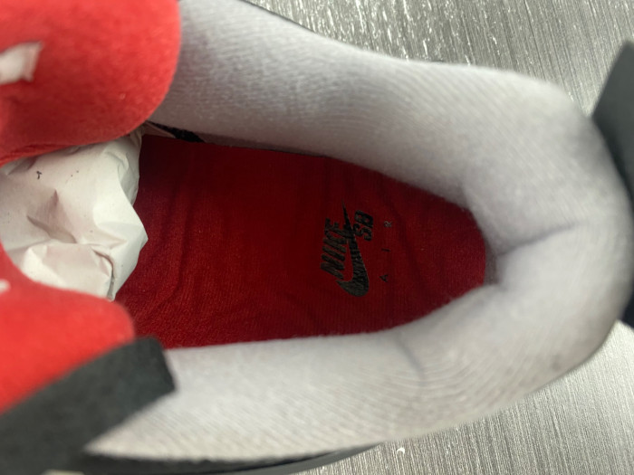 Nike SB x r Jordan 4  DR5415-060