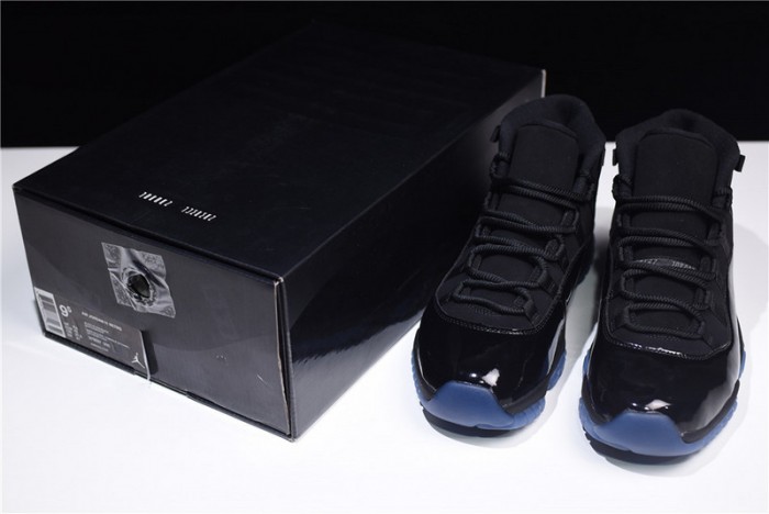 Air Jordan 11 “Cap and Gown” black  378037-005