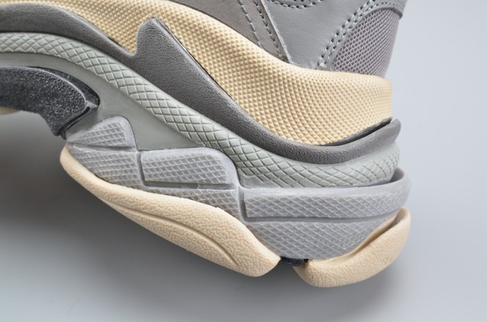 BL 17FW TRIPLE S WASHED SHOF SNEA GREY  MENS AED2900