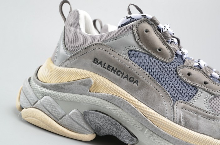 BL 17FW TRIPLE S WASHED SHOF SNEA GREY  MENS AED2900