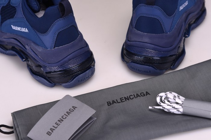 BL TRIPLE TRAINER ‘RED -BLUE ‘ 544351  WO901 4107